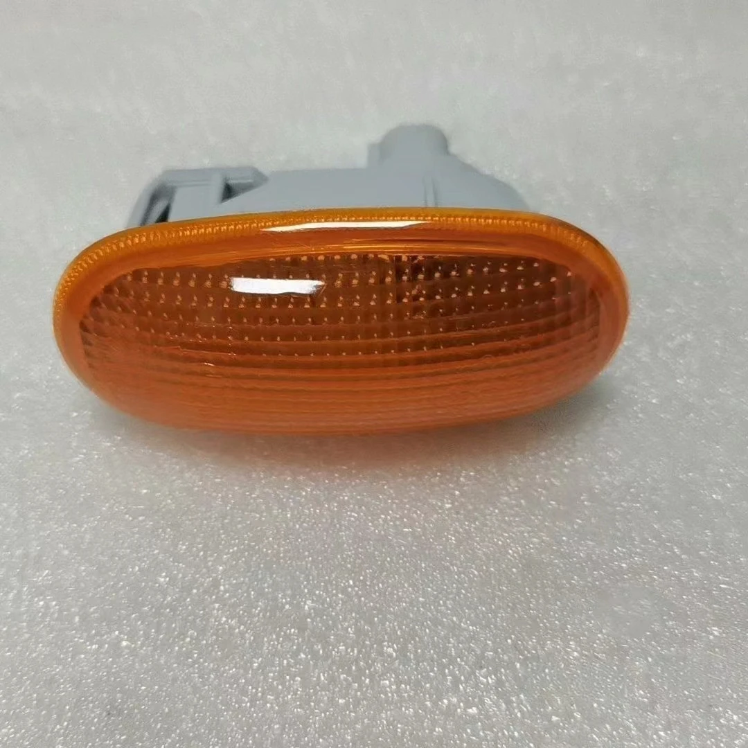 МБ 821172 Боковой фонарь на крыло указатель поворота для Mitsubishi Montero Pajero V31W V32W V33W V43W V45W