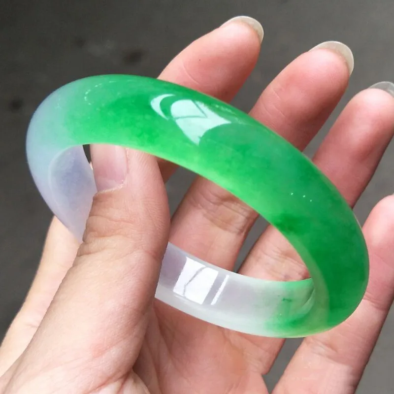 

Natural Quartzite Jade Pretty Green Bracelet Women's Simple Versatile Fashion Bracelet Jewelry