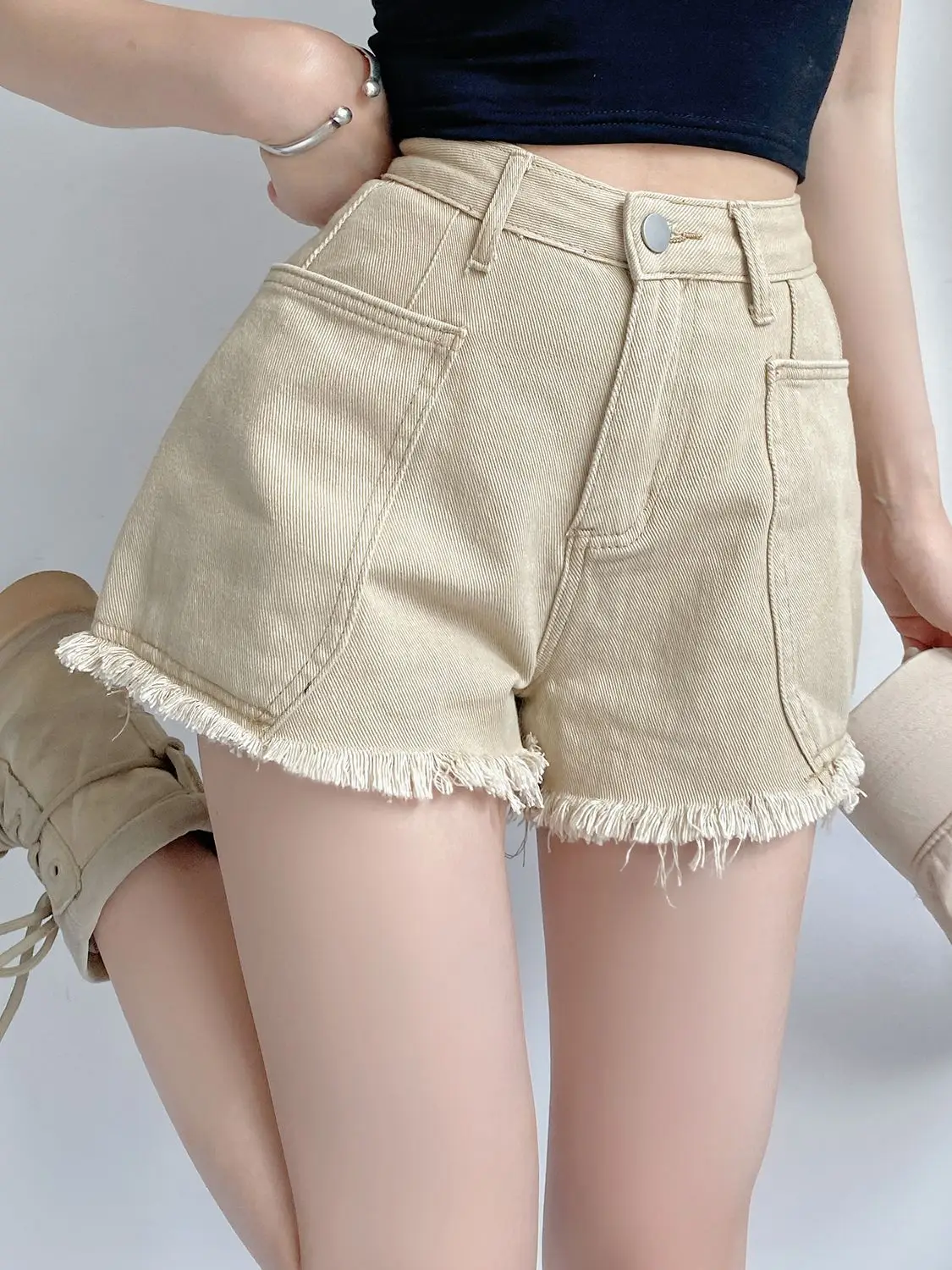 

Summer Women's Four-Color Single Button Zipper Denim Fabric Pocket Design Raw Edge Denim Shorts Fashion Street Style
