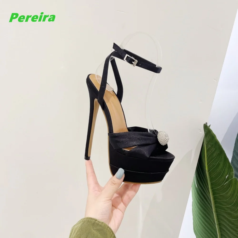 Сандалии женские атласные со стразами босоножки на платформе с круглым носком