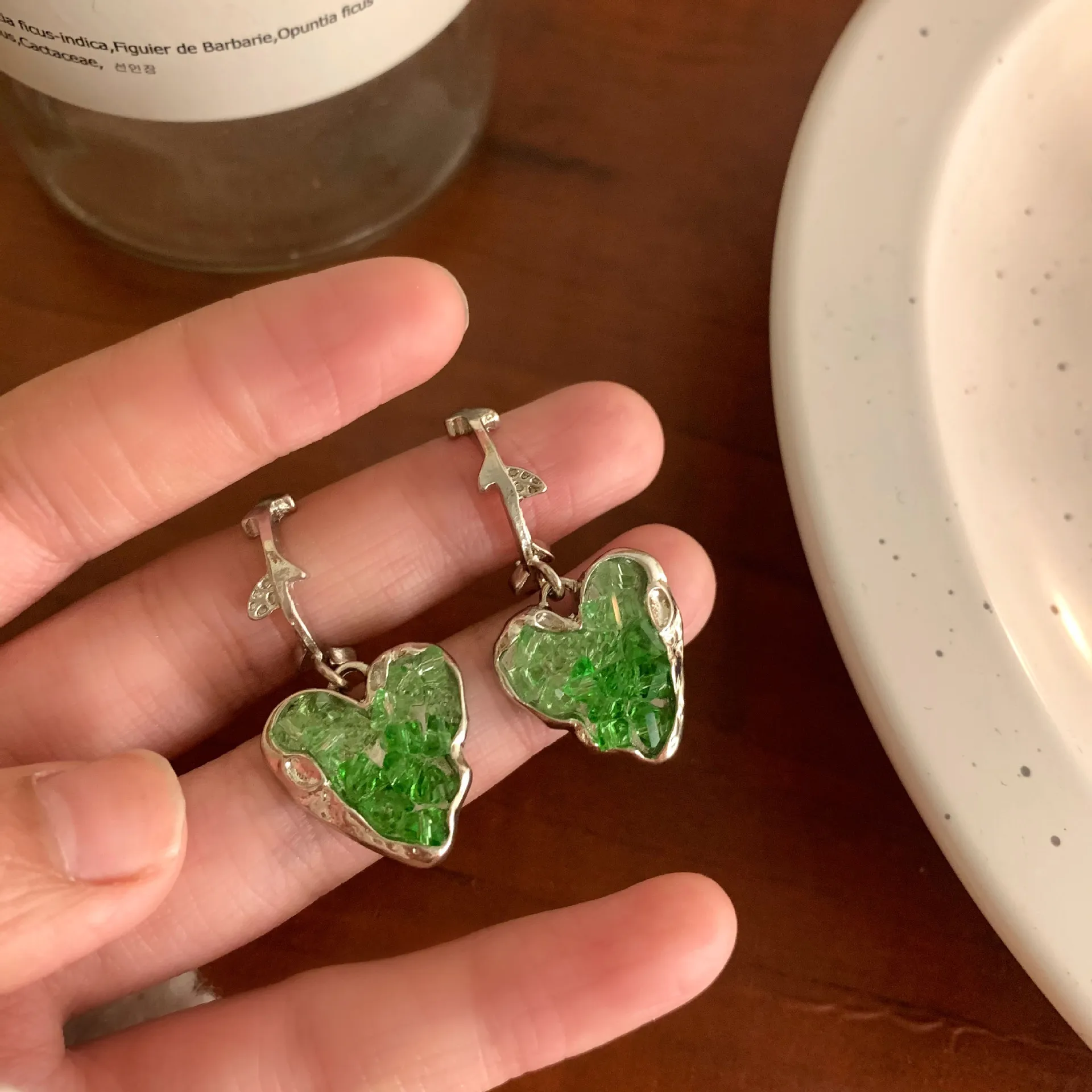 

Корейские модные градиентные серьги в виде зеленых листьев для женщин 2023 серьги в форме сердца в подарок аксессуары Y2k Роскошные крутые вещ...