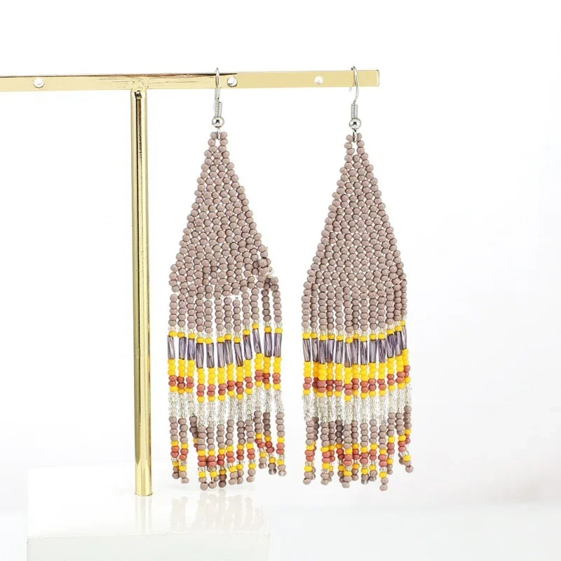 Серьги ручной вязки из бисера