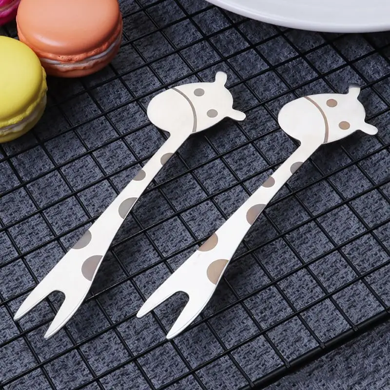 

Вилка в виде жирафа из нержавеющей стали, столовые приборы с 2 зубьями для десертов, тортов, фруктов, салатов, с ручкой в виде любящего сердца,...