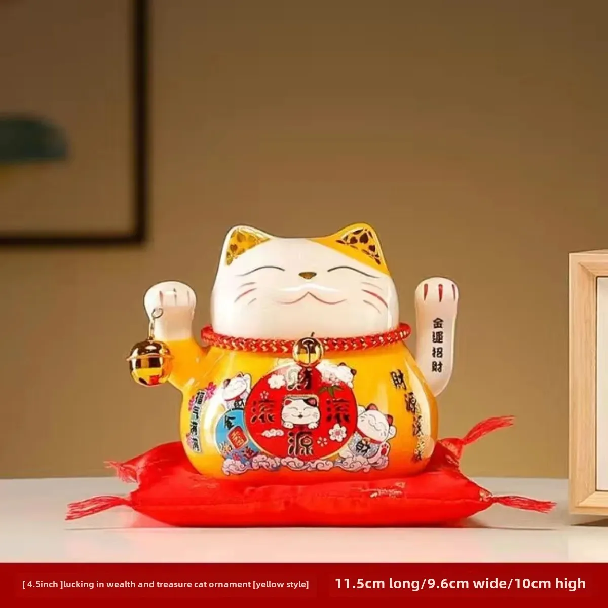 Керамическая статуэтка Манeki Neko