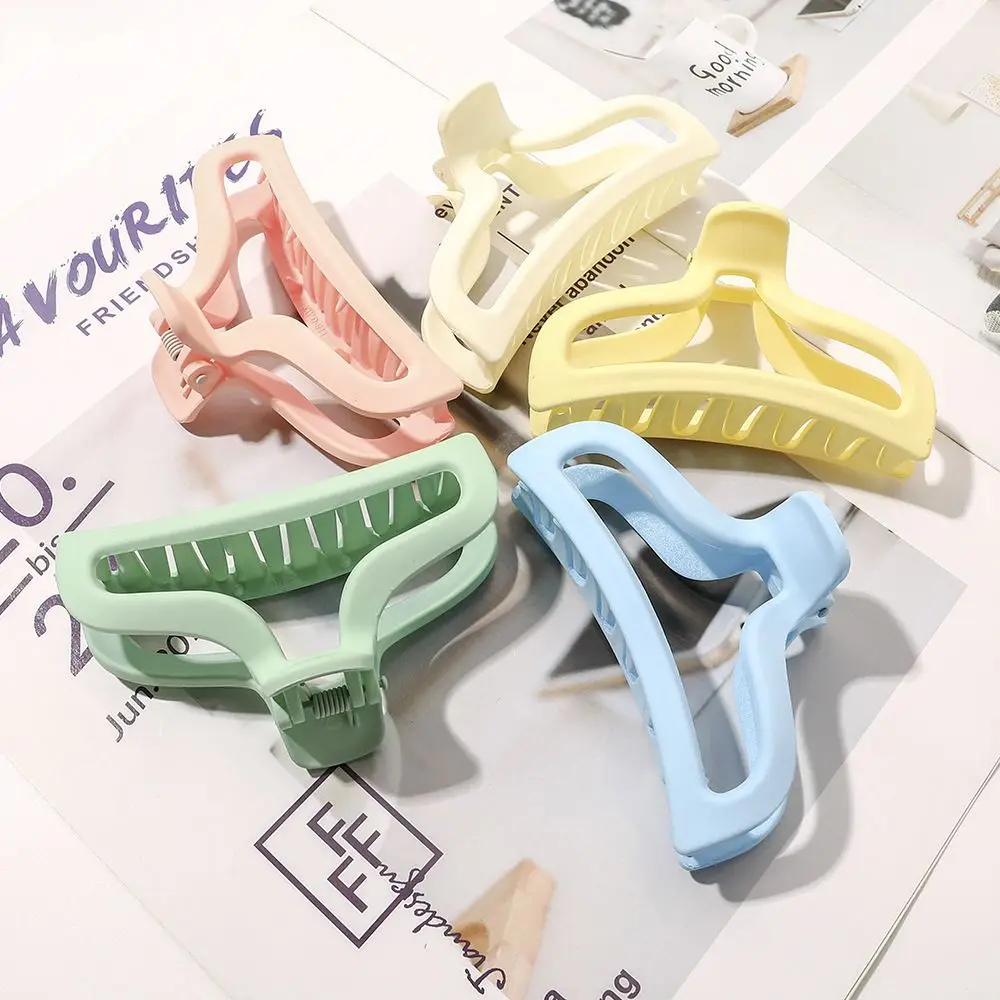 

Hollow Out Hairpins Hair Clips 5 Colors Hair Claws Salon Hair Clamps Hairdressing