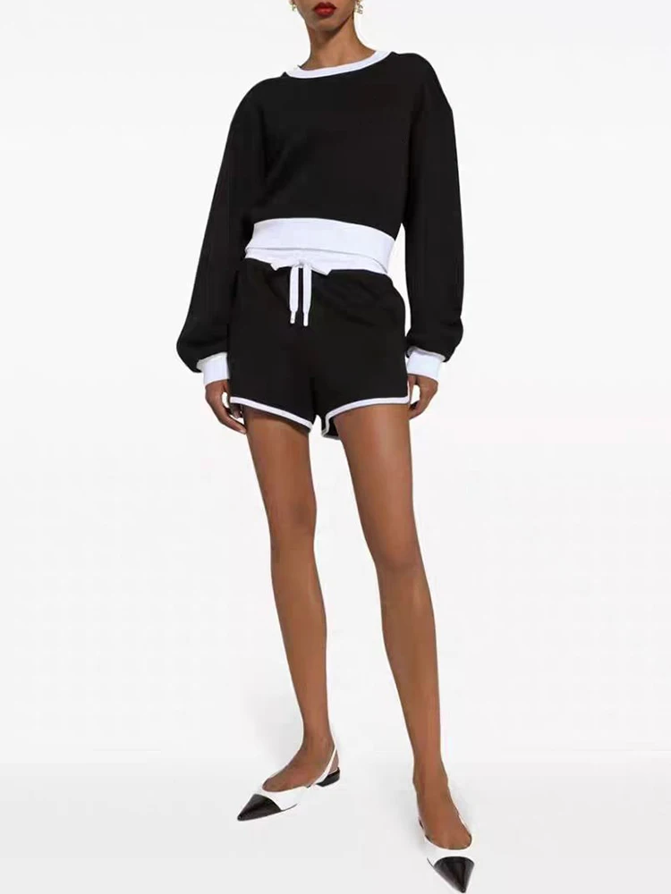 Женский спортивный комплект из двух предметов короткий вязаный пуловер и шорты с