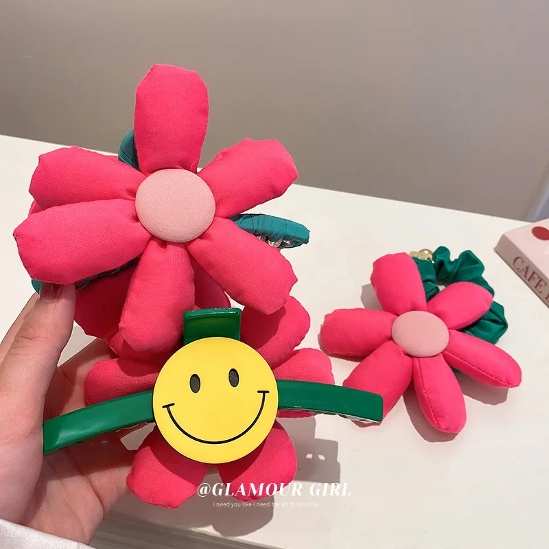 

South Korean Ins New Smiling Face Flower Hair Clip Girl Sweet Ball Head Curly Shark