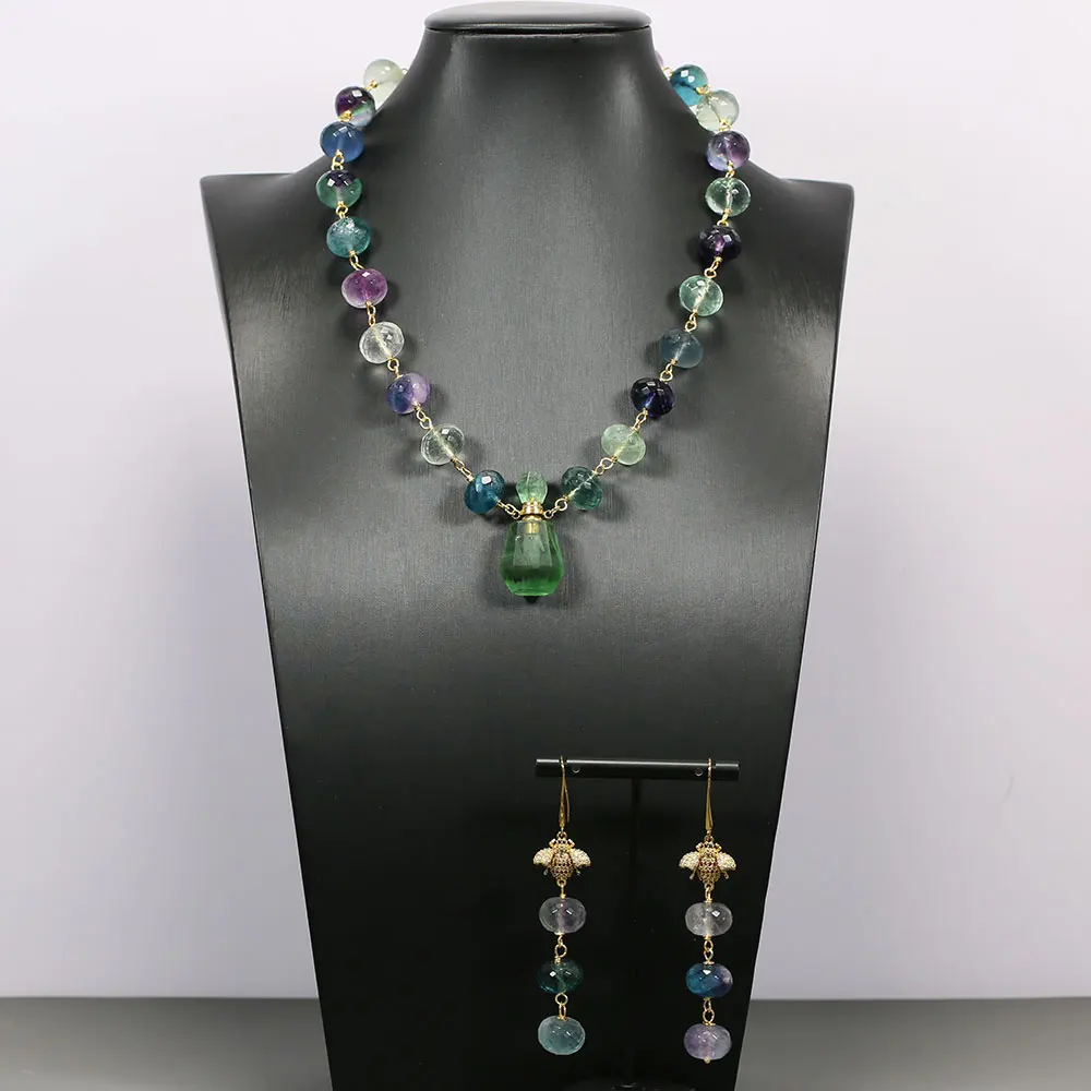 Комплект из колье и серёг с натуральными камнями