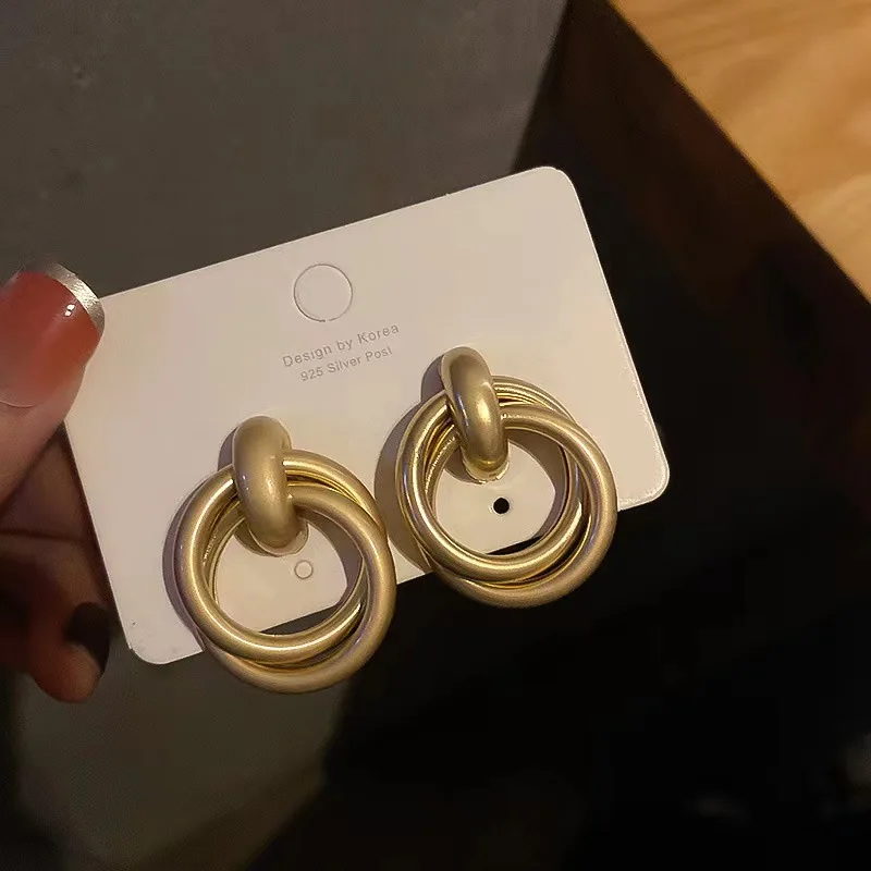 

S92Silver Needle Vintage Geometric Gold Metal Earrings Women Punk Pearl Dangle Drop Earrings 2022 Trend Earrings Jewelry Gift