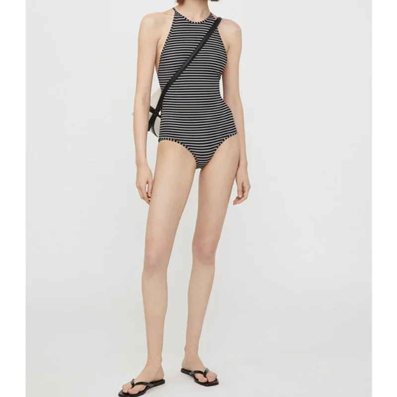 Новинка лета 2023 женский слитный купальник в полоску с открытой спиной