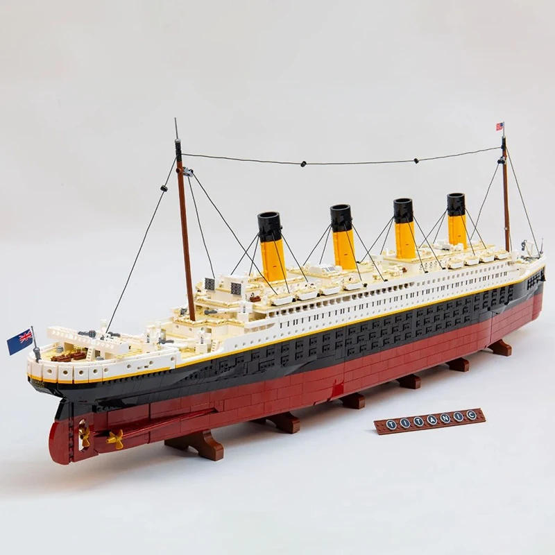 

Famous Movie Large Cruise Ship Titanic Model 9090PCS Building Blocks Brick Toys Kids Birthday Gift Set Compatible with 10294