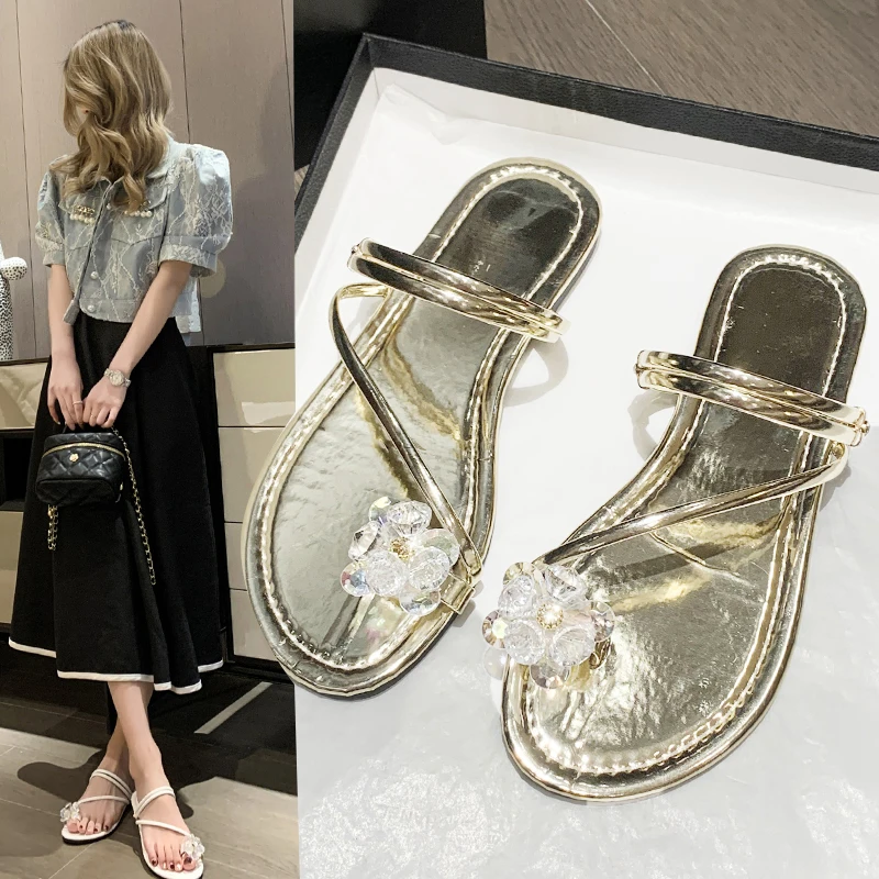 Slippers Women Wear 2024 New Summer Flat Bottom Rhinestone Und Fairy Sle Soft Temperament Toe Covering Two Outer W...