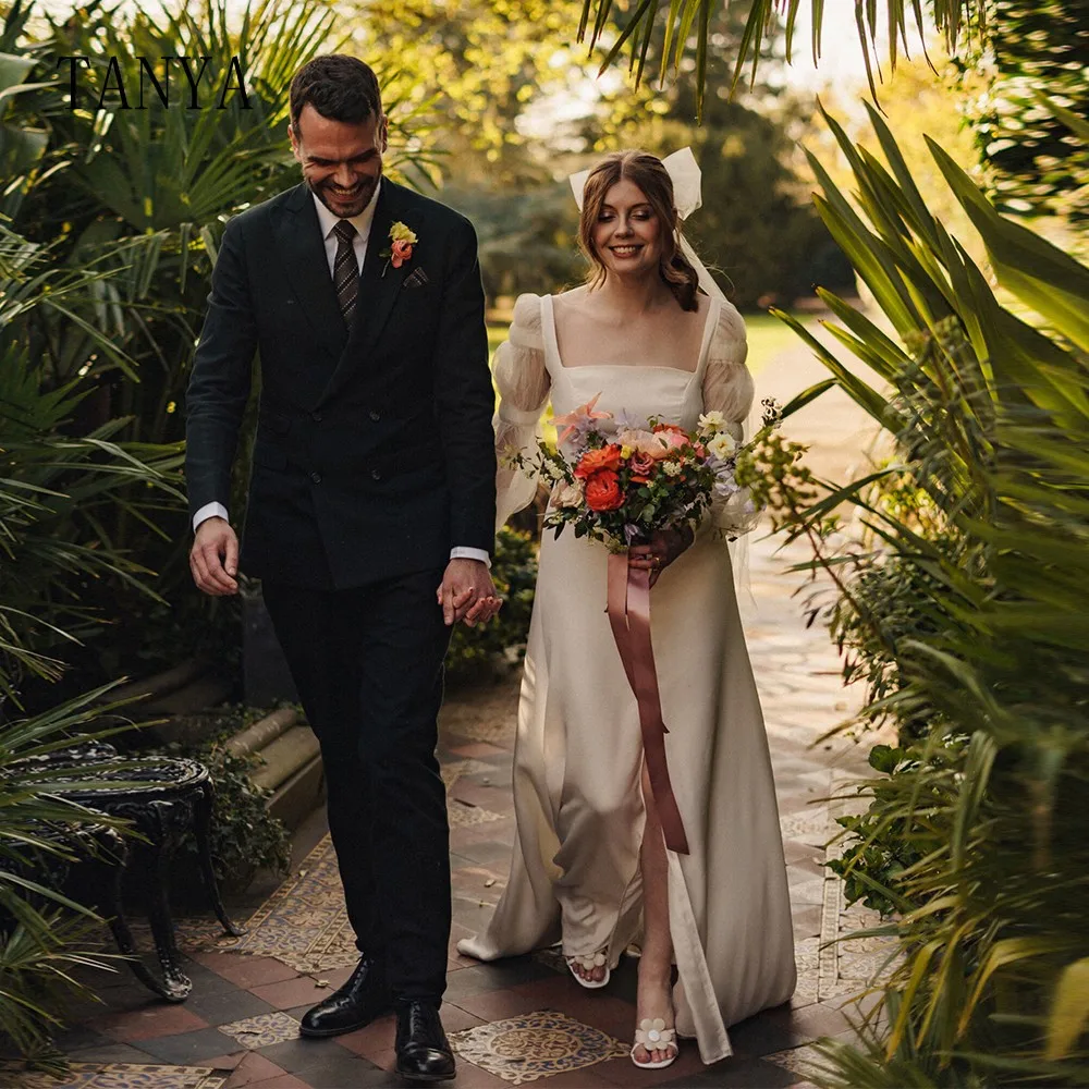 

Elegant Square Collar Wedding Dresses With Long Sleeves Simple Soft Satin Split A Line Floor Length Bridal Gown Chic