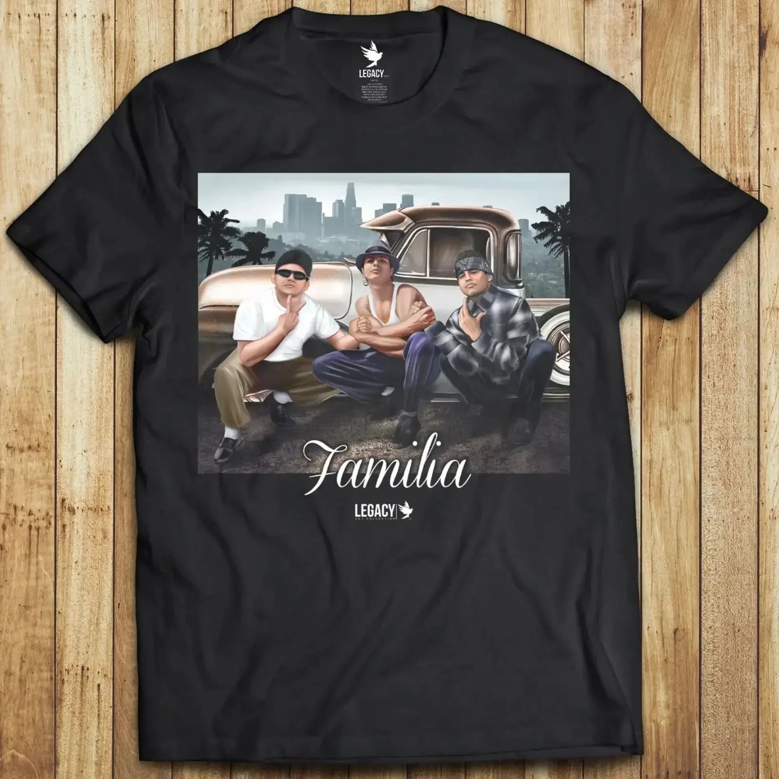 Фото Футболка Familia Vatos Locos Bound by Honor Legacy Blood In Out, черная, винтажная, с эффектом потертости, повседневная, модная, эластичная, мягкая, дышащая №1