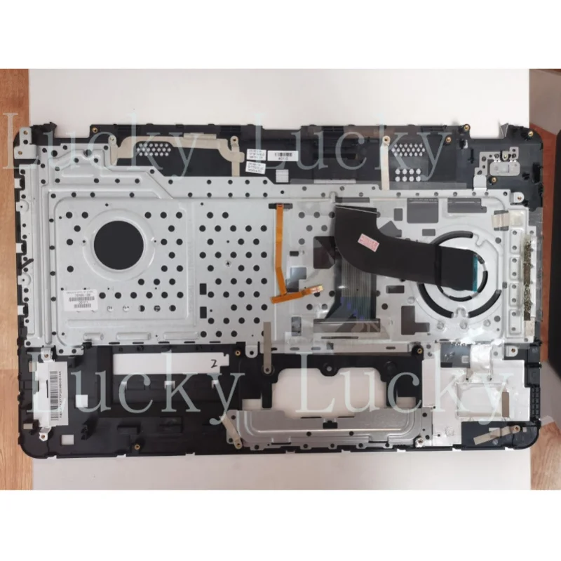 Фото Подставка для рук (палмрест) для HP Envy 17-k, 17t-k, 17-K, TPN-Q141/144 с отверстиями для клавиатуры и сканера отпечатков пальцев №4