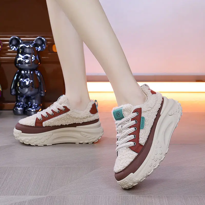 Женская обувь зимние кроссовки на платформе зимняя высоком каблуке с мехом
