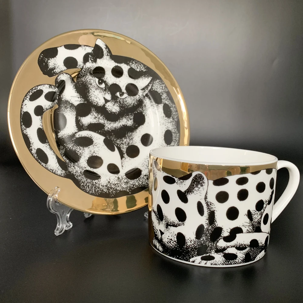 Роскошная керамическая кофейная чашка и блюдце с золотым солнцем в дворцовом