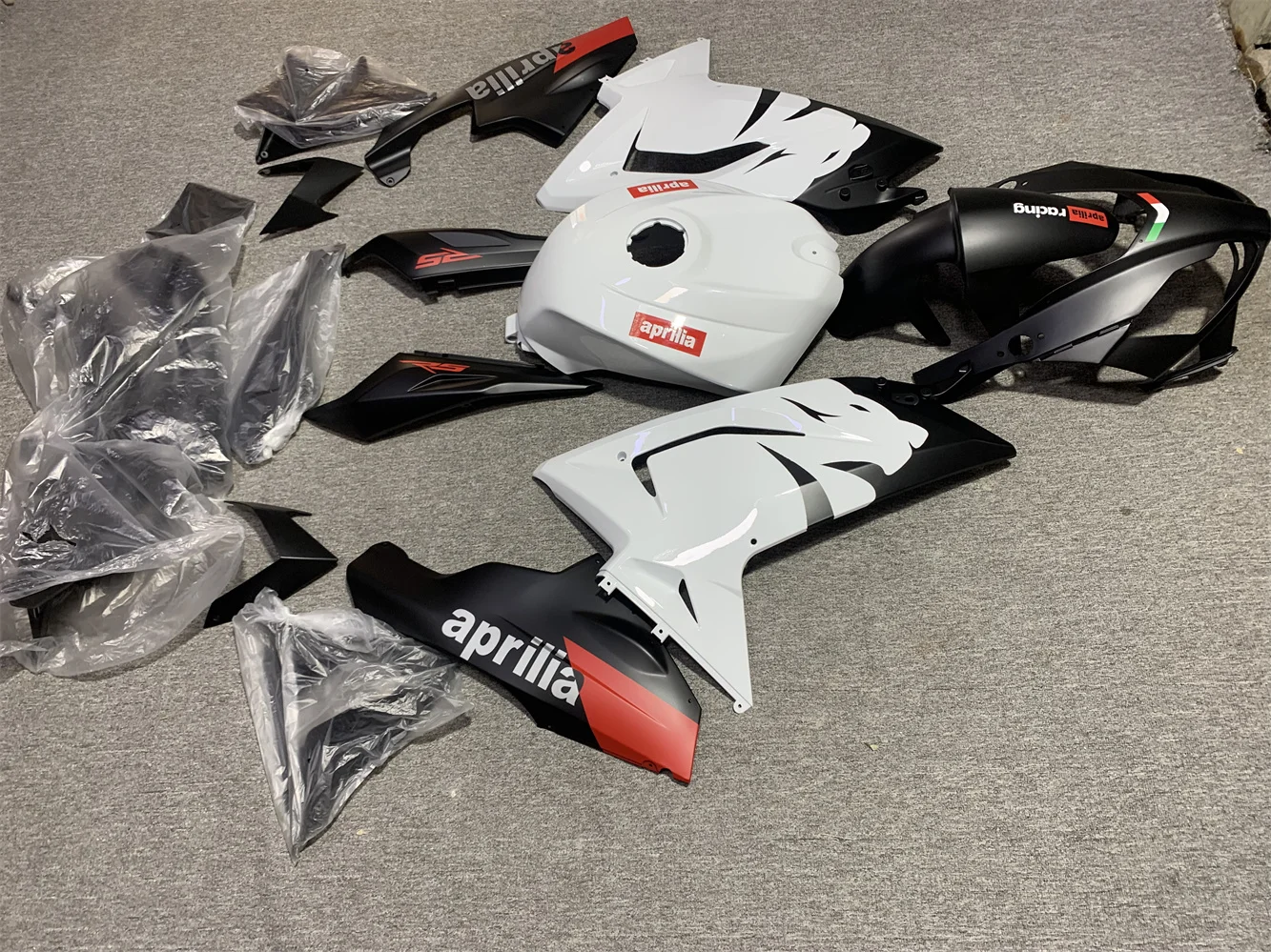 Комплект Carenatura stampo ad iniezione Repsol arancione для Aprilia RS125 06 07 08 09 10 11 RS 125 2006 2010 2011 комплект carene nere (art.: 3920d136ec27b) - 3920d136ec27b