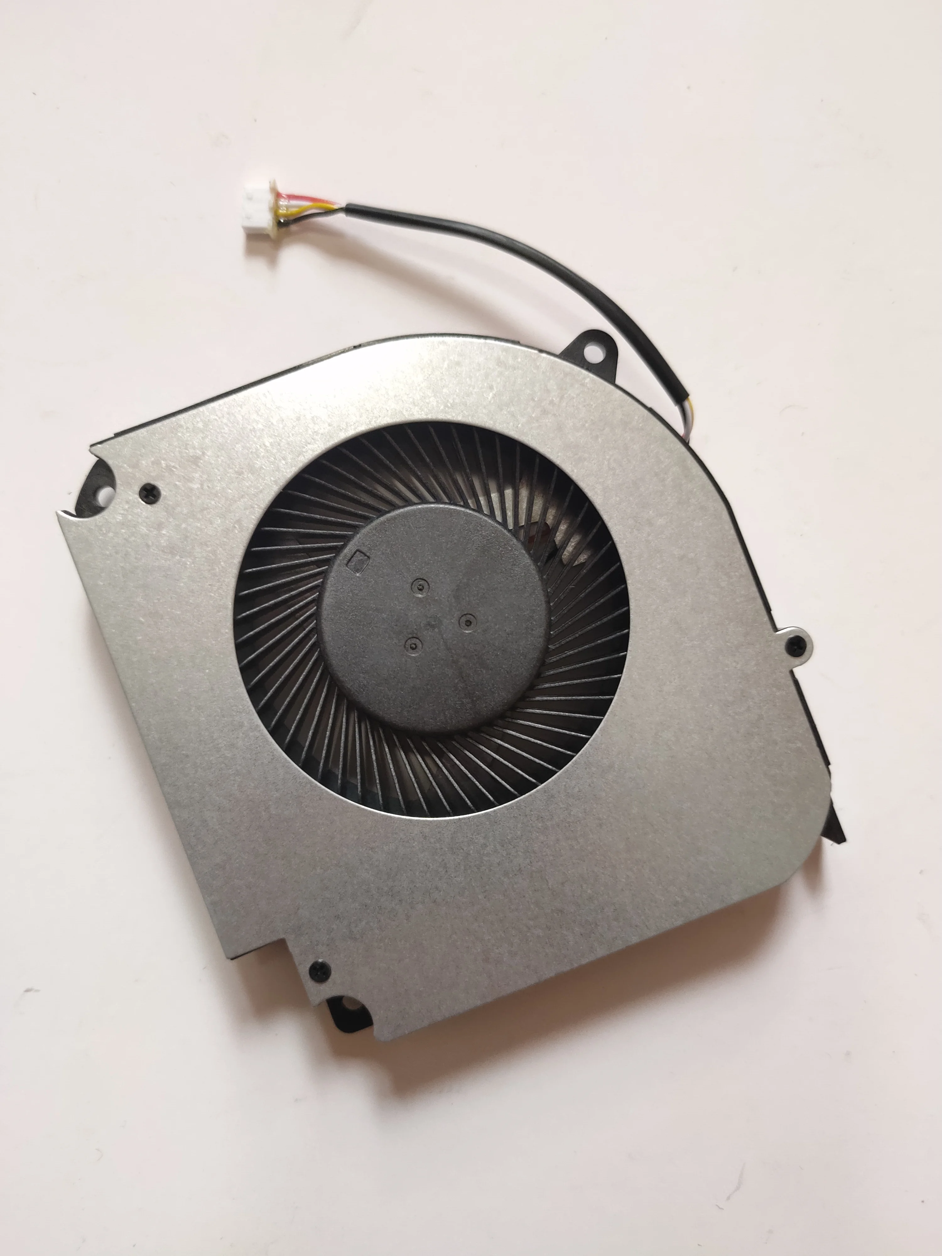 Новый вентилятор для Clevo 6-31-NH503-201