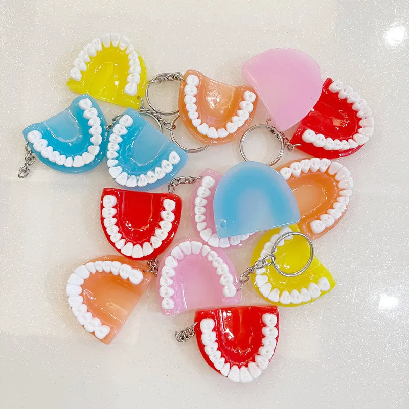 

New Creative Fashion Tooth Key Chain Resin Molar Upper Jaw Model Shape Denture Keychains Pendant Keyring Dental Clinic Gift 2023