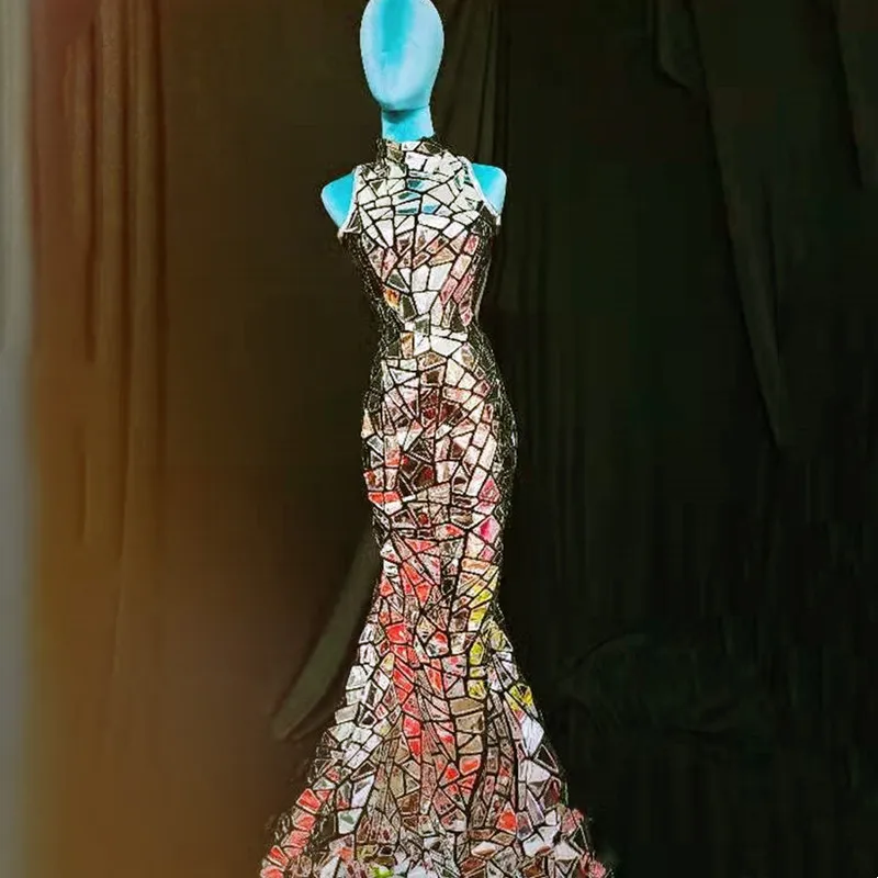 

Женское длинное платье без рукавов, с зеркальными блестками
