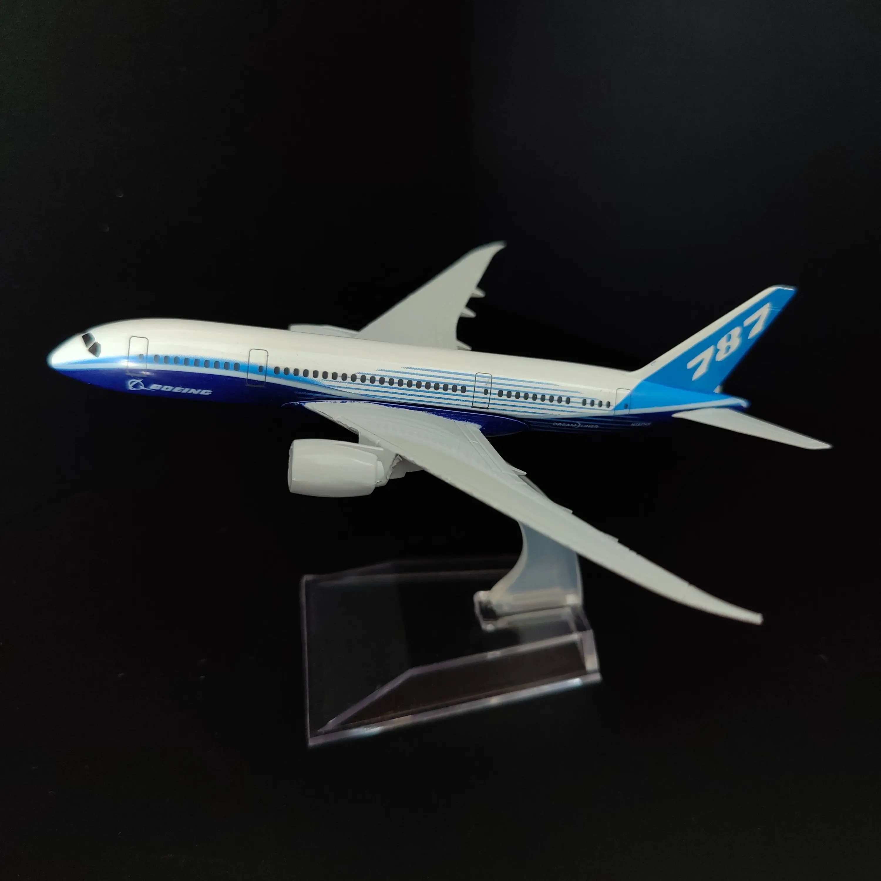 

Масштаб 1:400 модель металлического самолета, прототип Boeing B787 копия самолета литье под давлением авиационная миниатюрная художественная игрушка с орнаментом