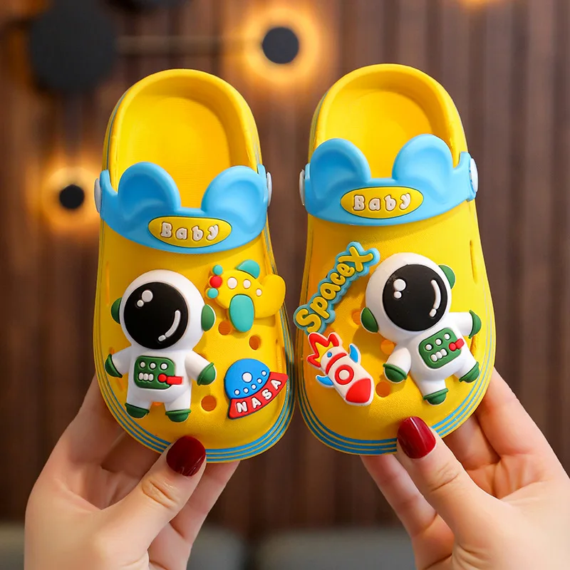Summer Baotou children's sandals, boys, girls, princesses, cartoons, non-slip, middle and small children's baby beach hole shoes