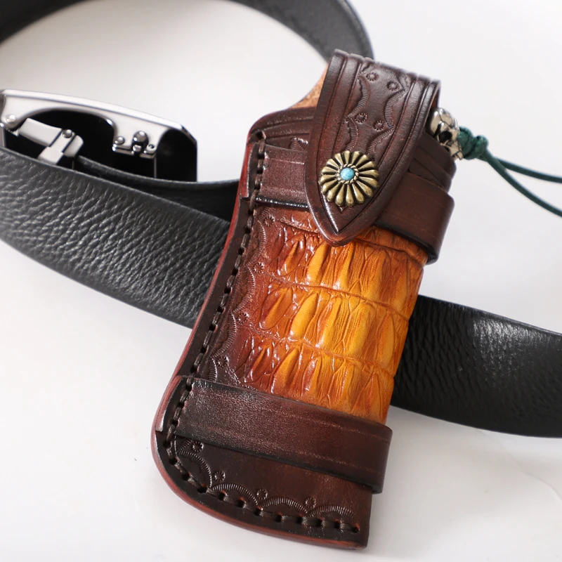 Красиво прошитый вручную и выгравированный складной нож из кожи растительного