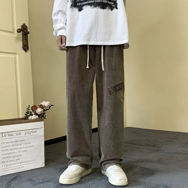 Рисунок 5 - Брюки женские вельветовые с вышивкой и надписью