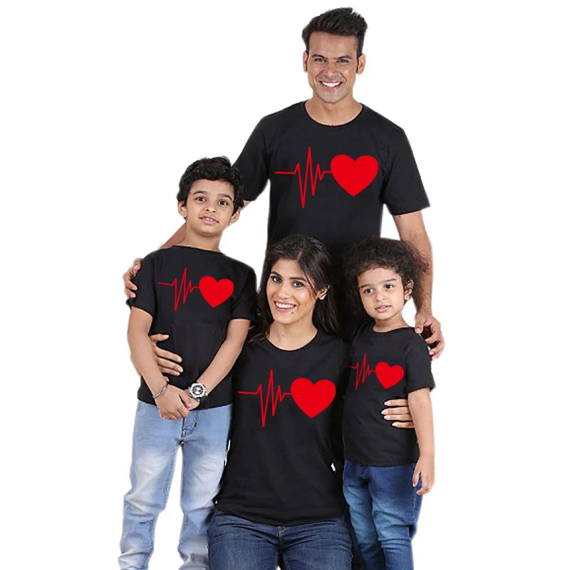 Heartbeat Outfits Christmas Family Matching T-shirt lovely Mom Dad Kids Me Baby Outfit Mother Daughter Son Girl Boys Clothes |