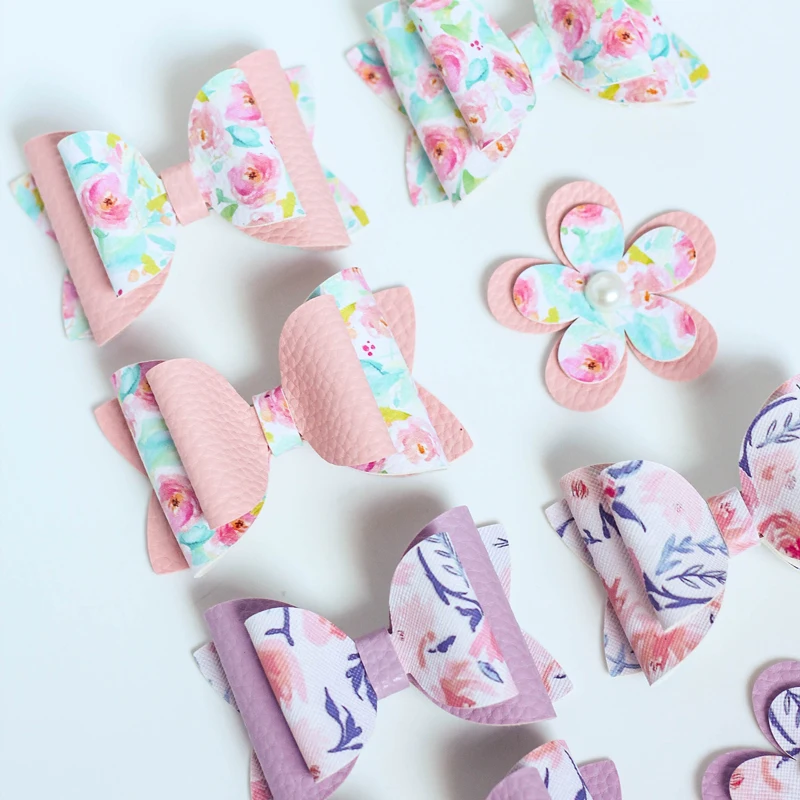 Рисунок 2 - Заколки для волос с бантом и цветочным