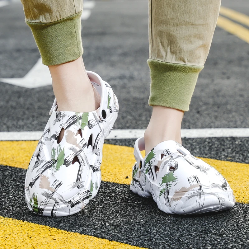 Summer New Men's And Women's Holed Shoes Baotou Shoes Outdoor leisure Sports Beach Shoes Air Cushion Comfortable Breathable Soft