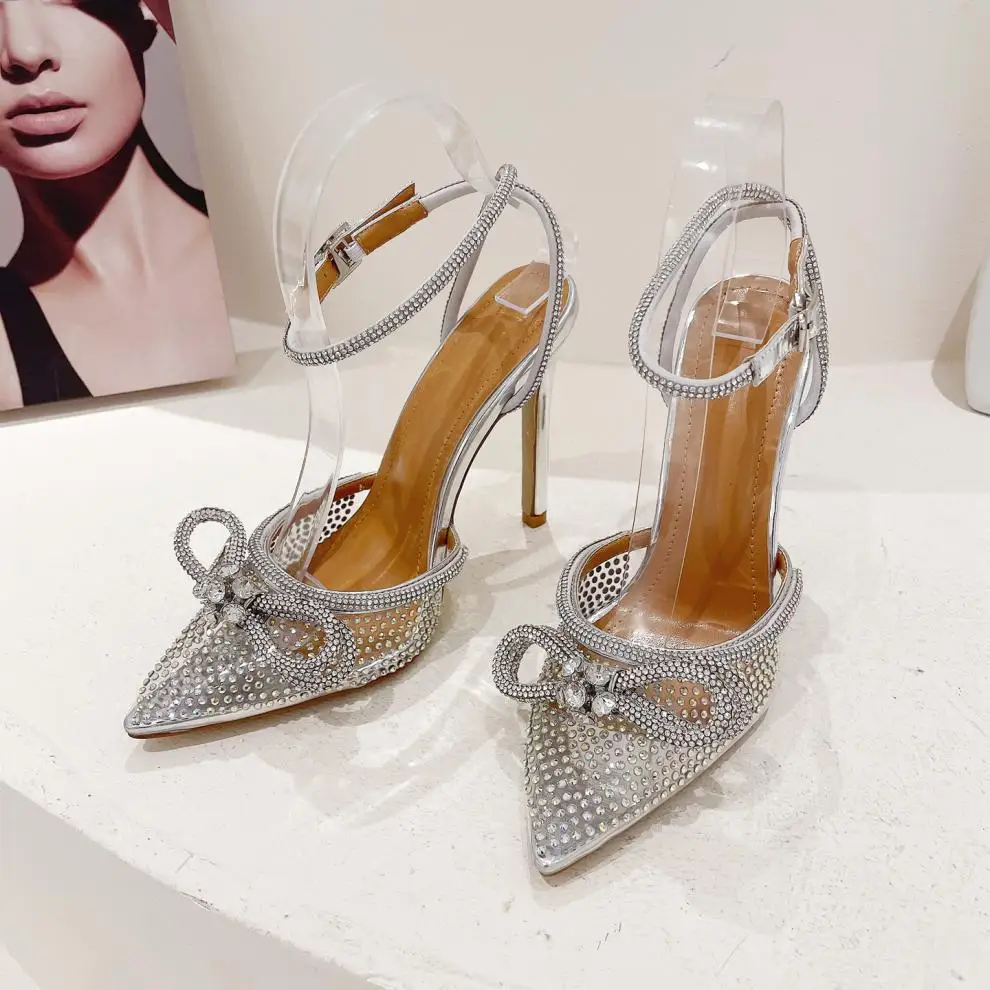 

Новые прозрачные женские туфли-лодочки из ПВХ, привлекательные туфли на высоком каблуке с бантом-бабочкой и кристаллами, сандалии с острым носком для свадьбы и выпускного вечера, весенняя обувь