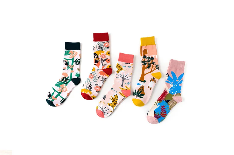 Beauty illustration small animal creative medium tube socks European and American street literature and art women's cotton socks