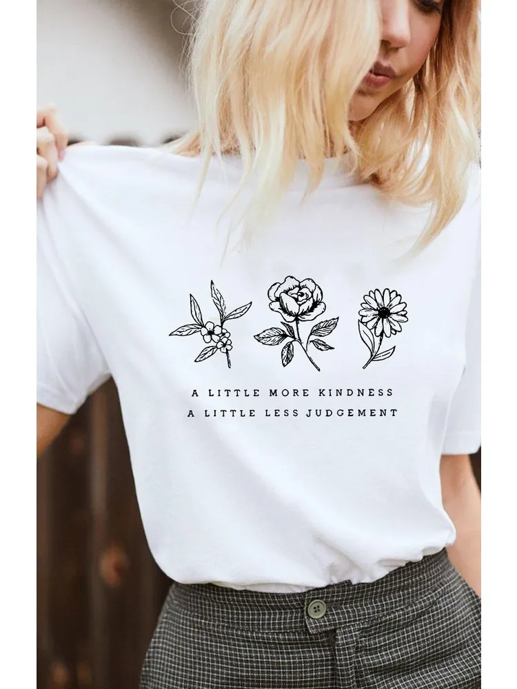 Немного больше доброты немного меньше суждения Женская летняя футболка винтажные Графические футболки в стиле Харадзюку, с цветочным рисунком