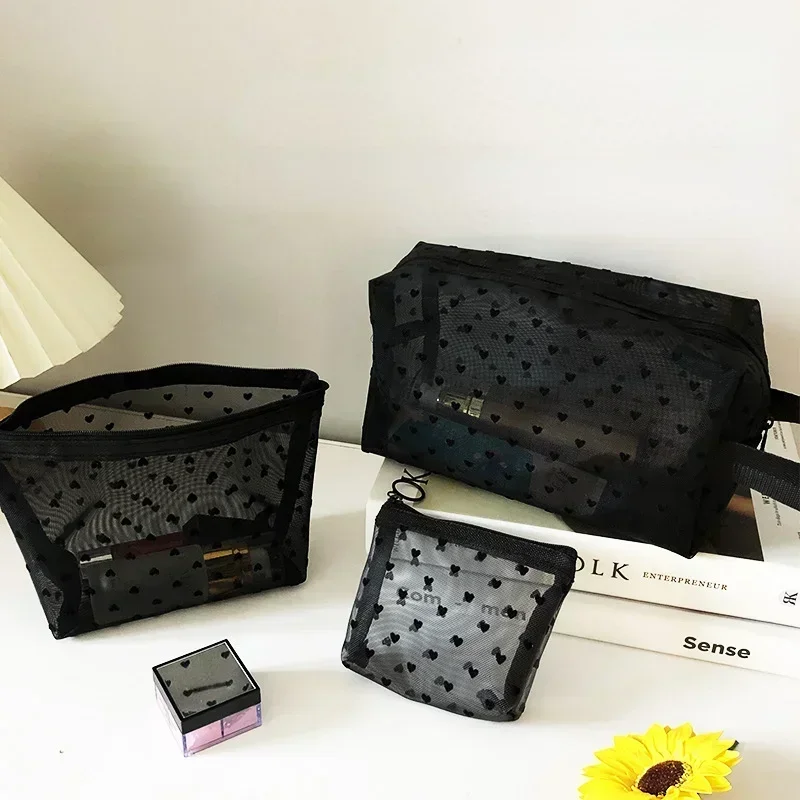Neceser дорожная косметичка с черным сердцем модная сетчатая Маленькая женская для