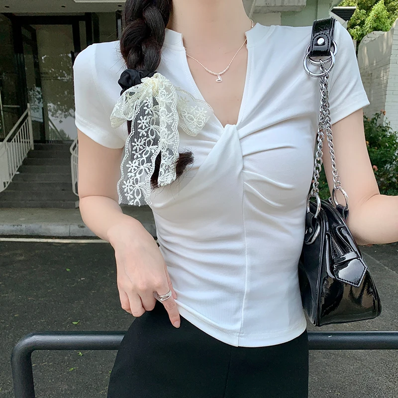 Женская футболка с V-образным вырезом коротким рукавом