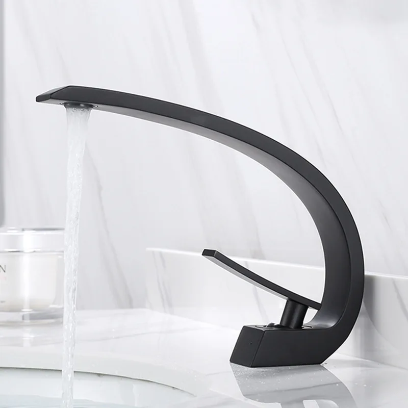 

Хромированный смеситель QIUCI для раковины в ванной комнате с подачей шланга, уникальный дизайн, одна ручка, одно отверстие, смеситель для туалетной комнаты, смеситель для раковины