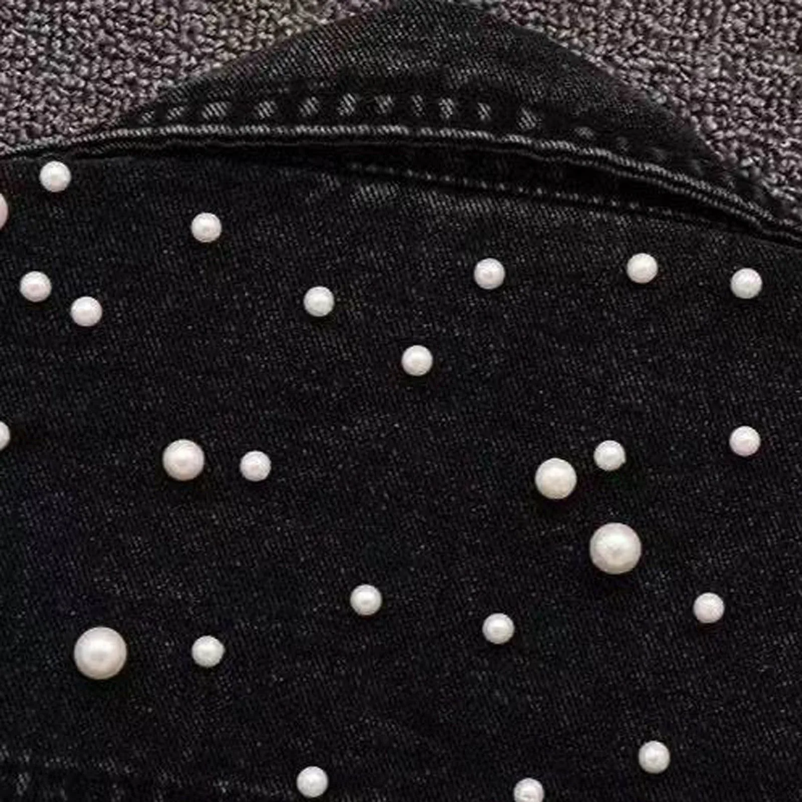 Женская джинсовая куртка с вышивкой и жемчужинами свободная отложным воротником