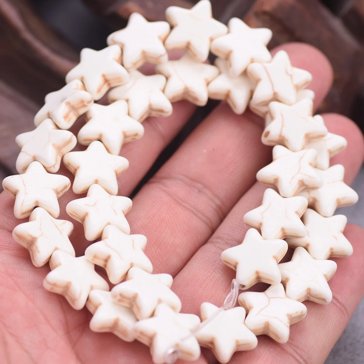 Рисунок 3 - Бусины из натурального камня Howlite