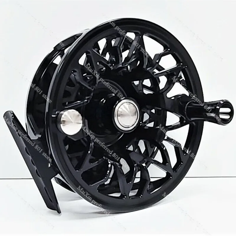 Сверхлегкое колесо для ловли нахлыстом SFS с пресноводным потоком