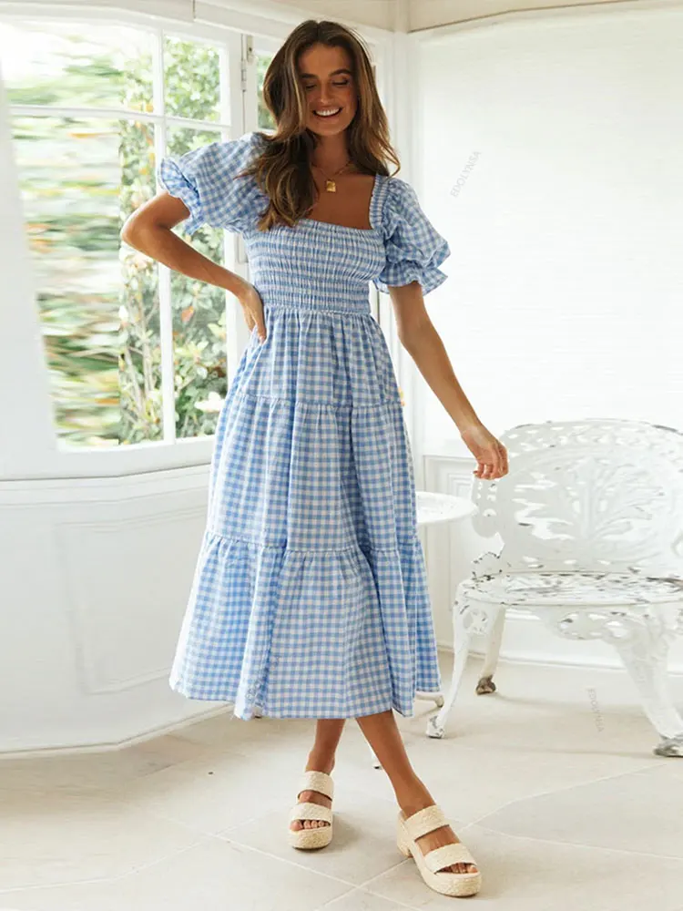 

Женское платье-макси с квадратным вырезом и открытой спиной, на завязках