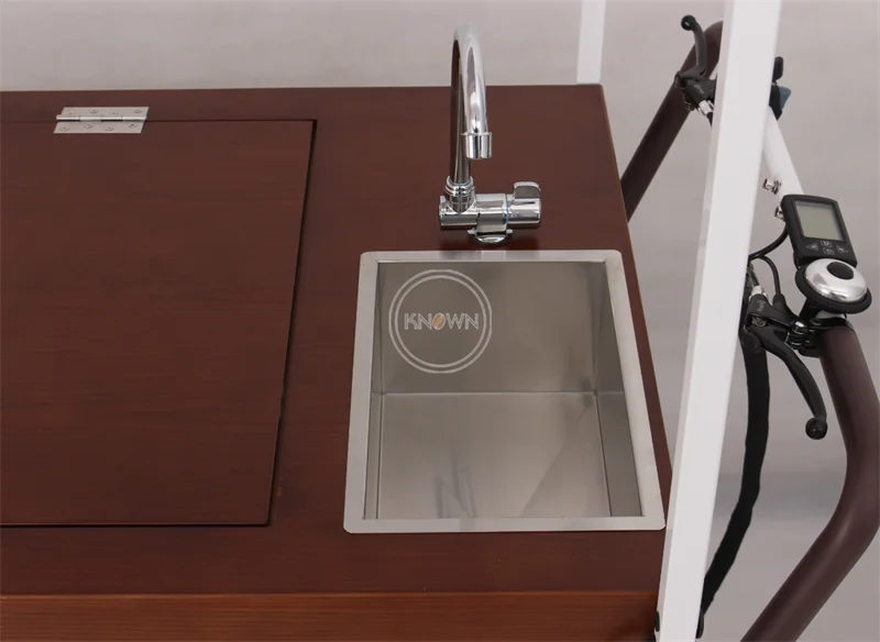 Рисунок 6 - Электрический грузовой прицеп на солнечной энергии