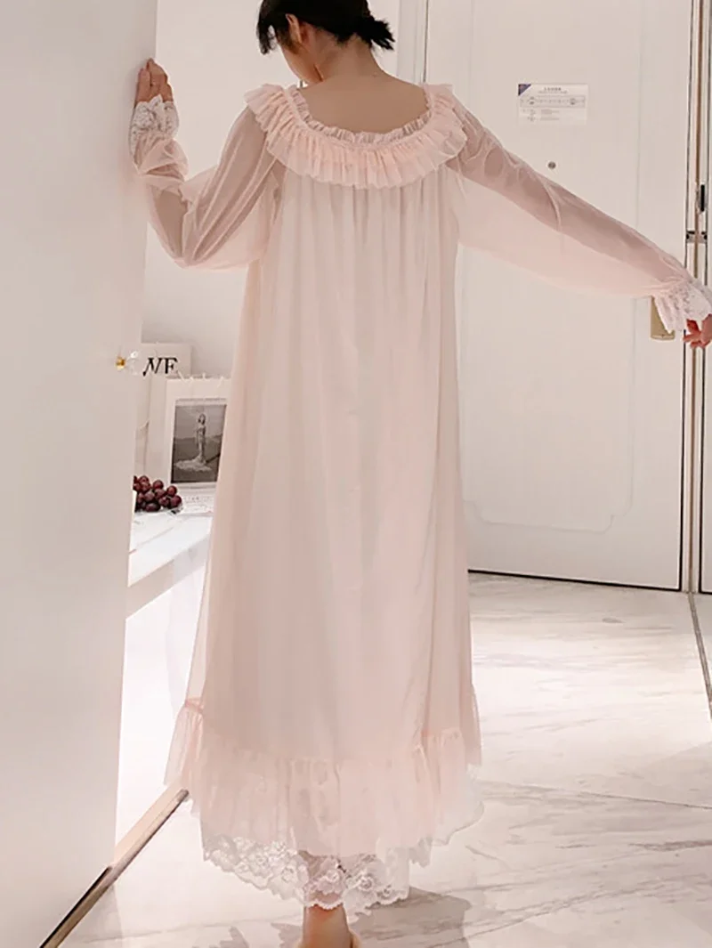 Рисунок 6 - Женское кружевное платье в стиле