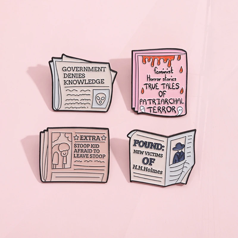 Газета гроб роза надгробие призрак черная кошка металлический значок панк