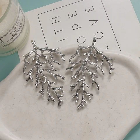Серьги-капли WEALTHYBOO с коралловой текстурой серебристого цвета
