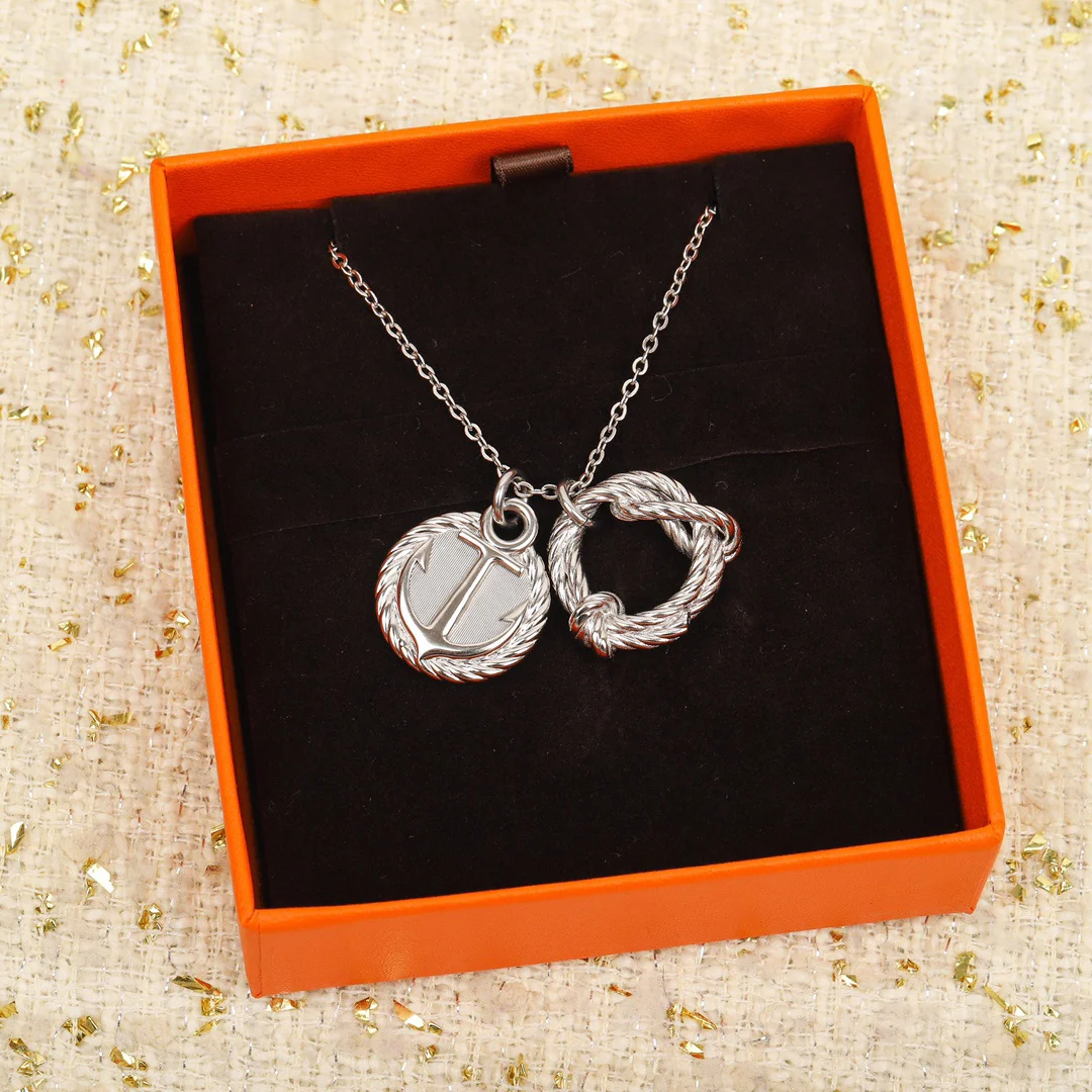 

NEW IN2023 Fashion Jewelry Women's Lipstick Necklace Pendant Party Exquisite Fashion Jewelry Anchor Pendant Necklace