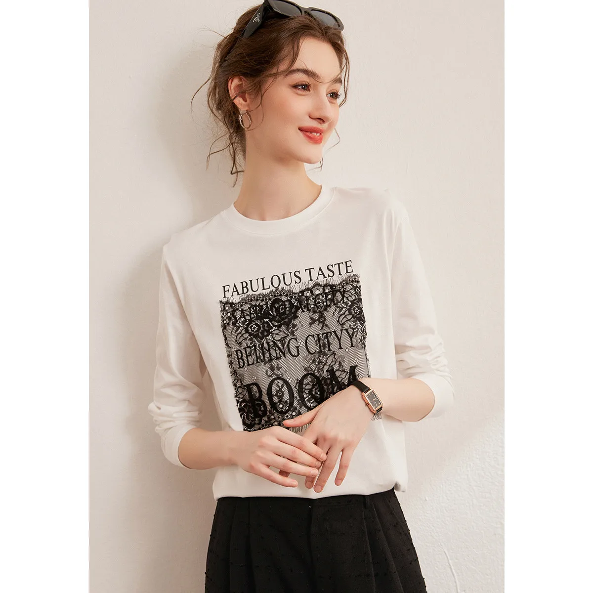 Футболка женская LOUIS YAO с круглым вырезом и кружевным украшением