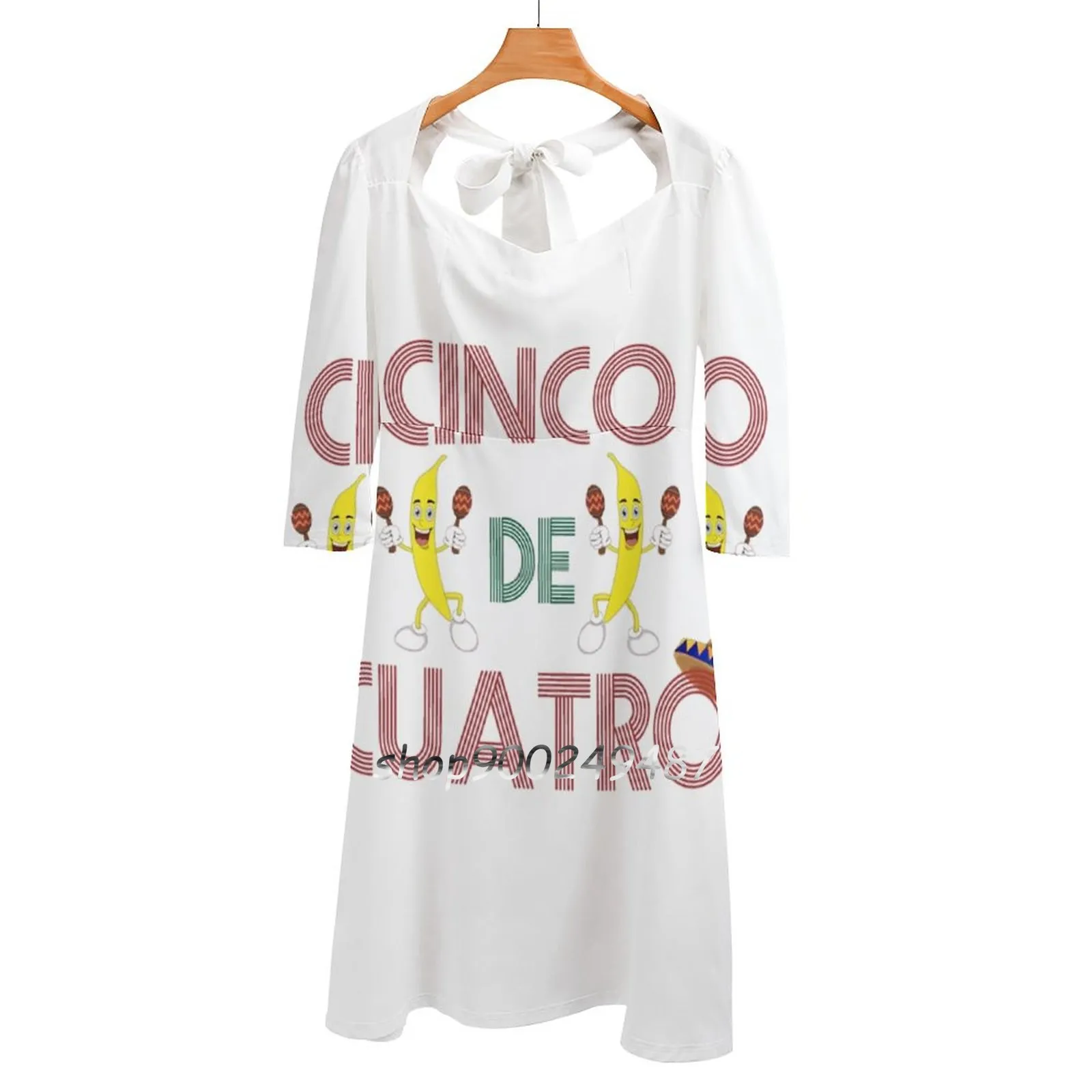 

Женское облегающее платье с квадратным вырезом