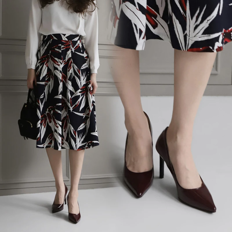 

Туфли-лодочки женские из натуральной кожи, на высоком тонком каблуке, 33-42 см